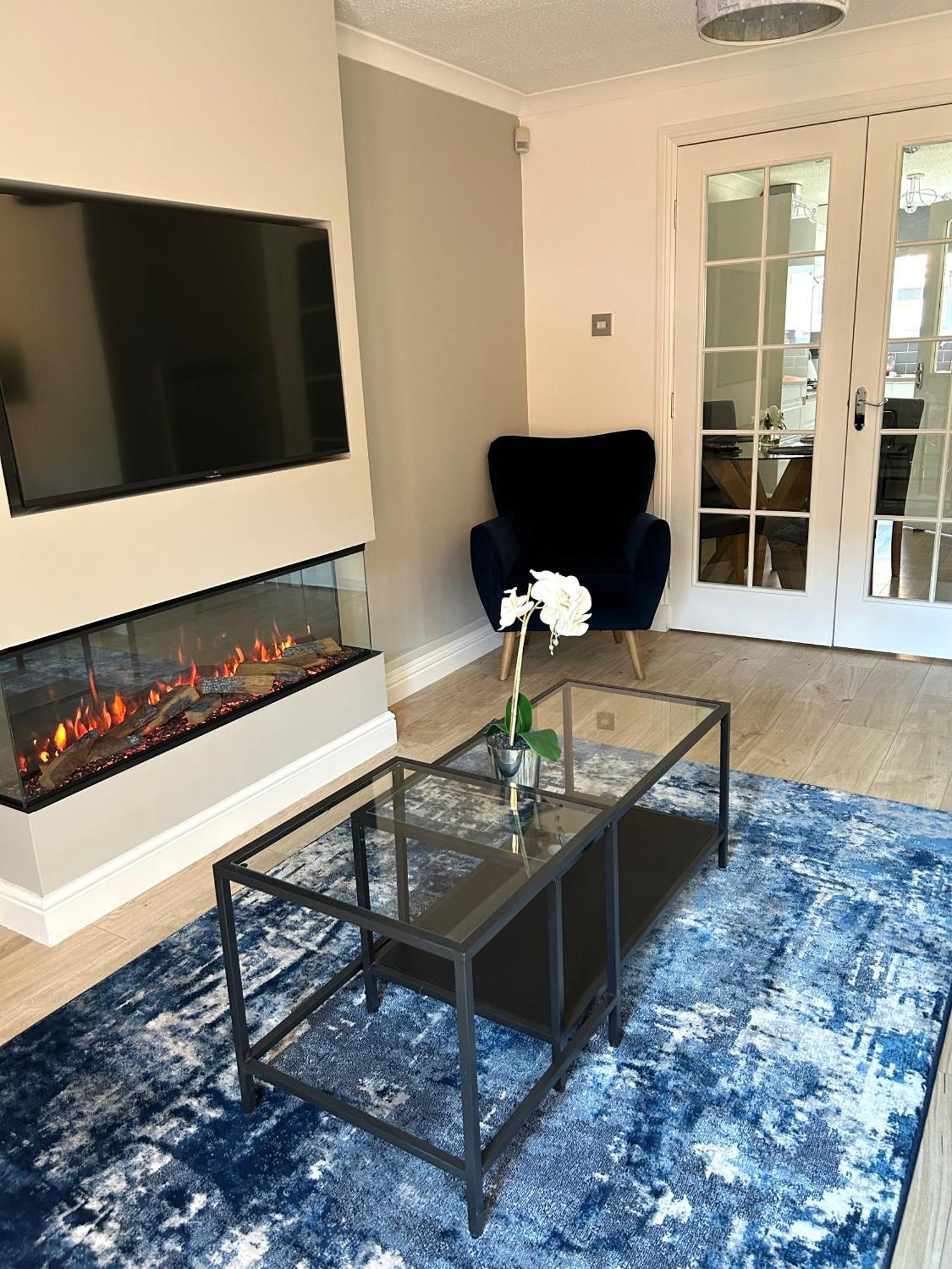 3 Bedroom - 2 Bathroom Townhouse In Corstorphine Near Murrayfield Stadium - Direct Bus To Edinburgh City Centre In 20 Minutes - Two Private Parking Spaces - Private Sunny Garden - Recently Refurbished Eksteriør billede
